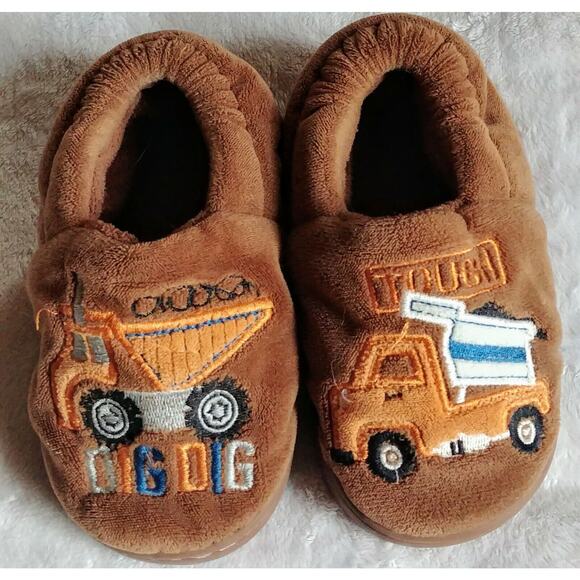 Slippers Size 5 to 6 Dump Truck Excavation Brown Boys toddler shoe accessory - Picture 1 of 3